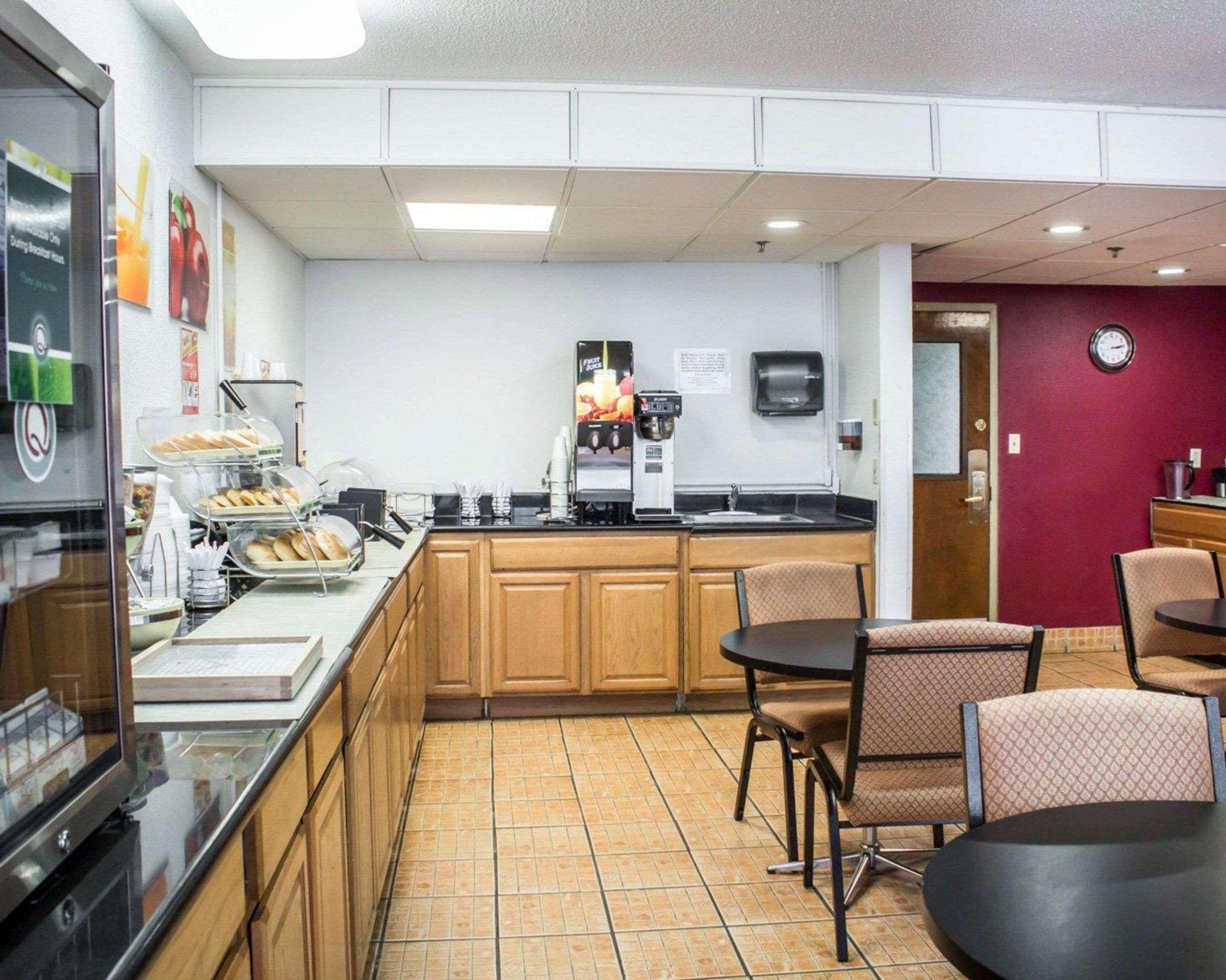 Quality Inn & Suites Fayetteville Luaran gambar