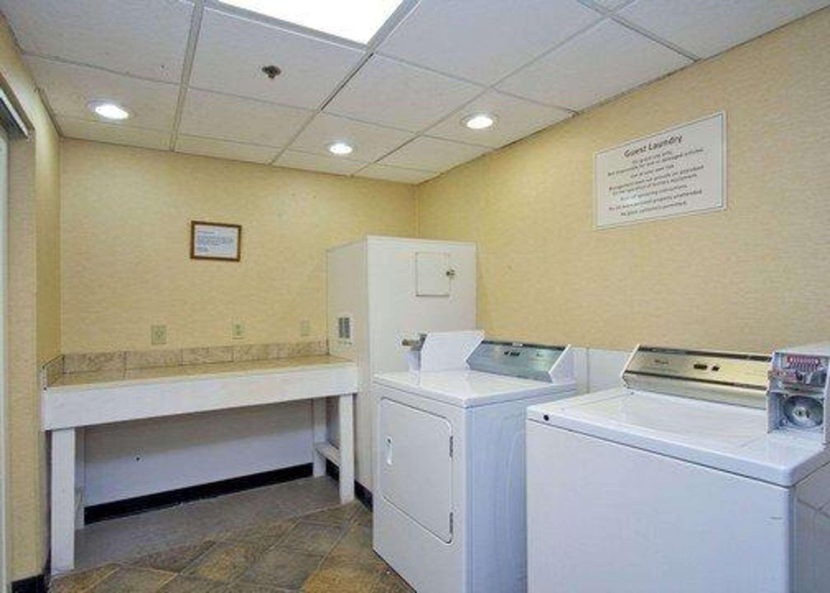 Quality Inn & Suites Fayetteville Luaran gambar