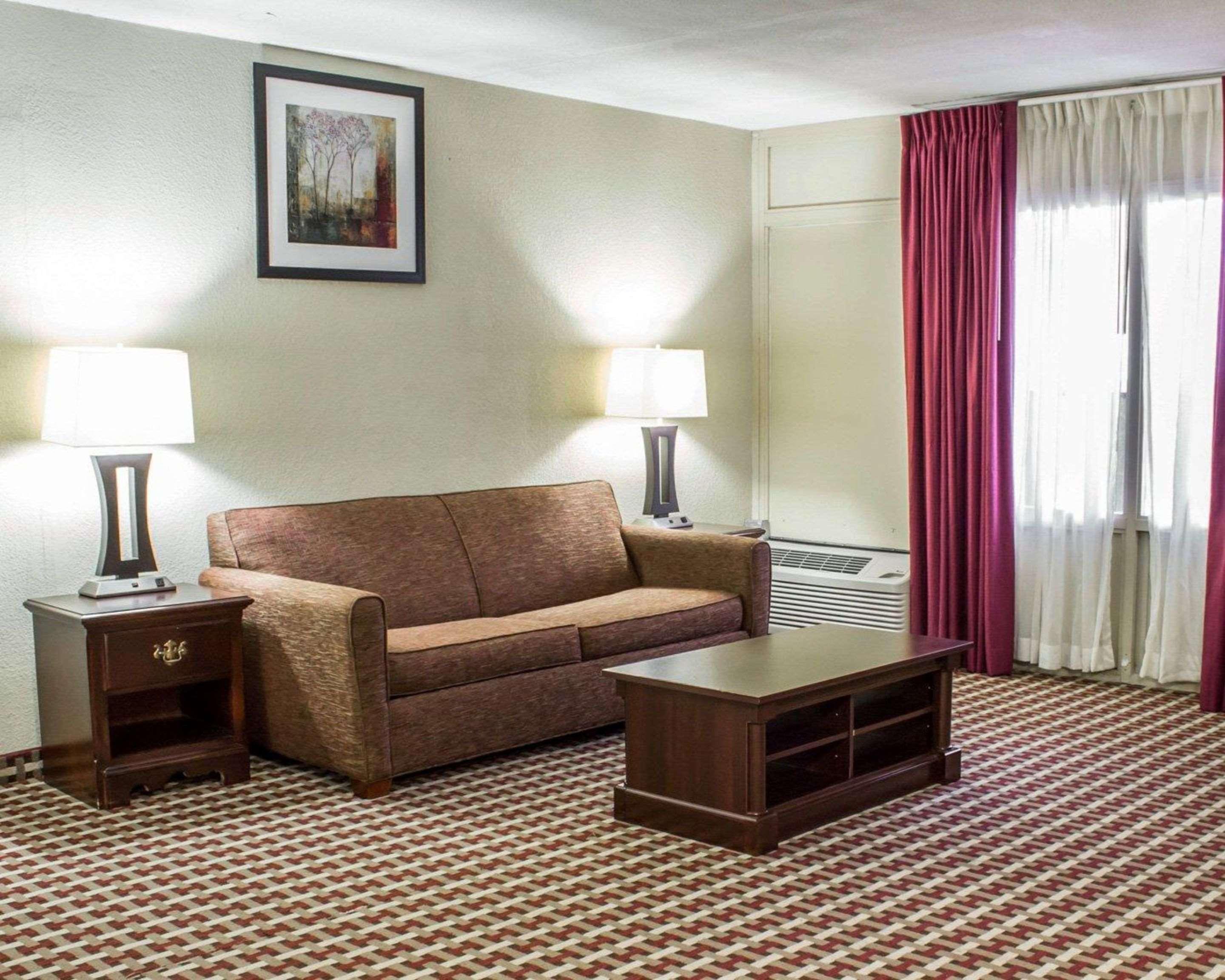 Quality Inn & Suites Fayetteville Luaran gambar