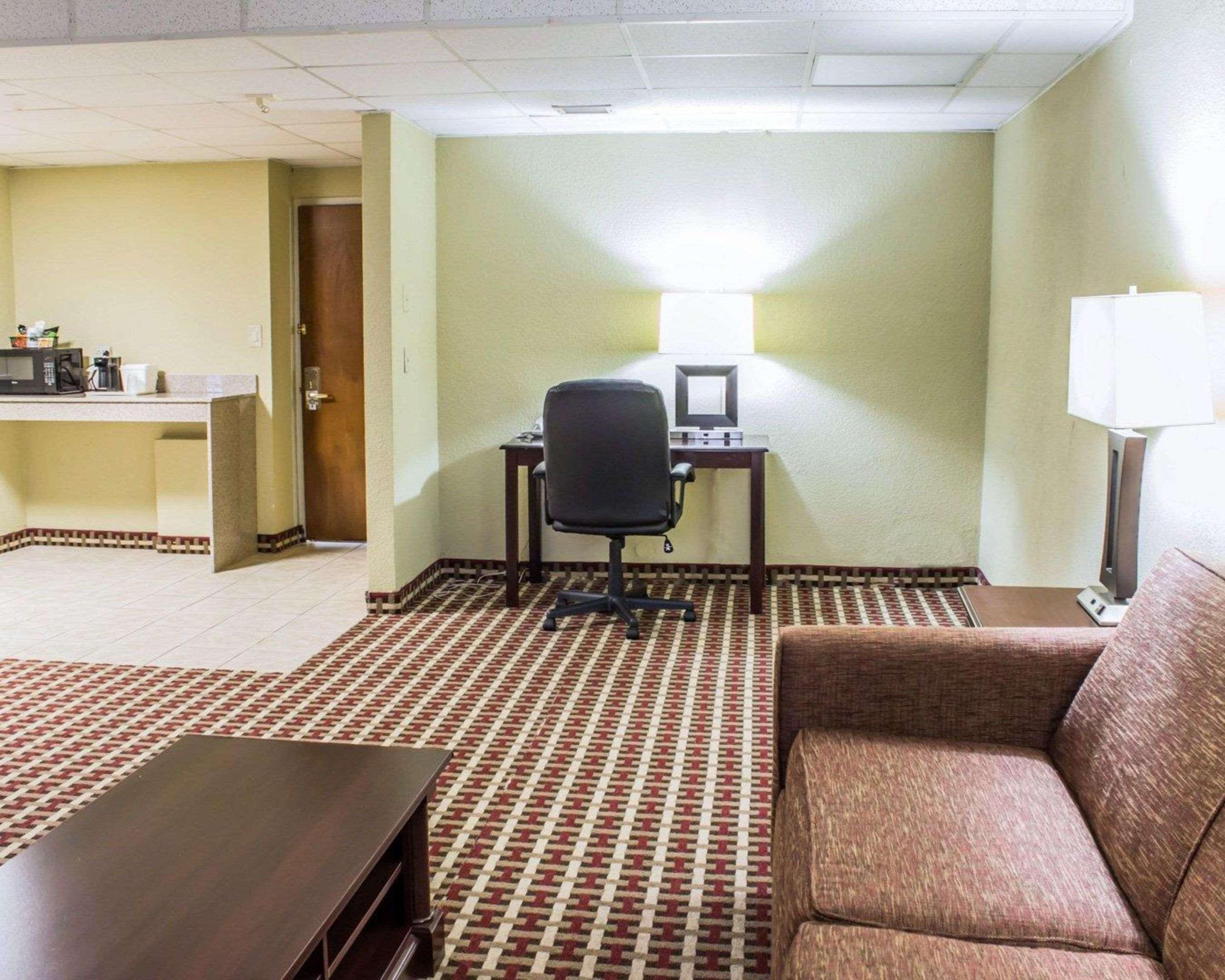 Quality Inn & Suites Fayetteville Luaran gambar