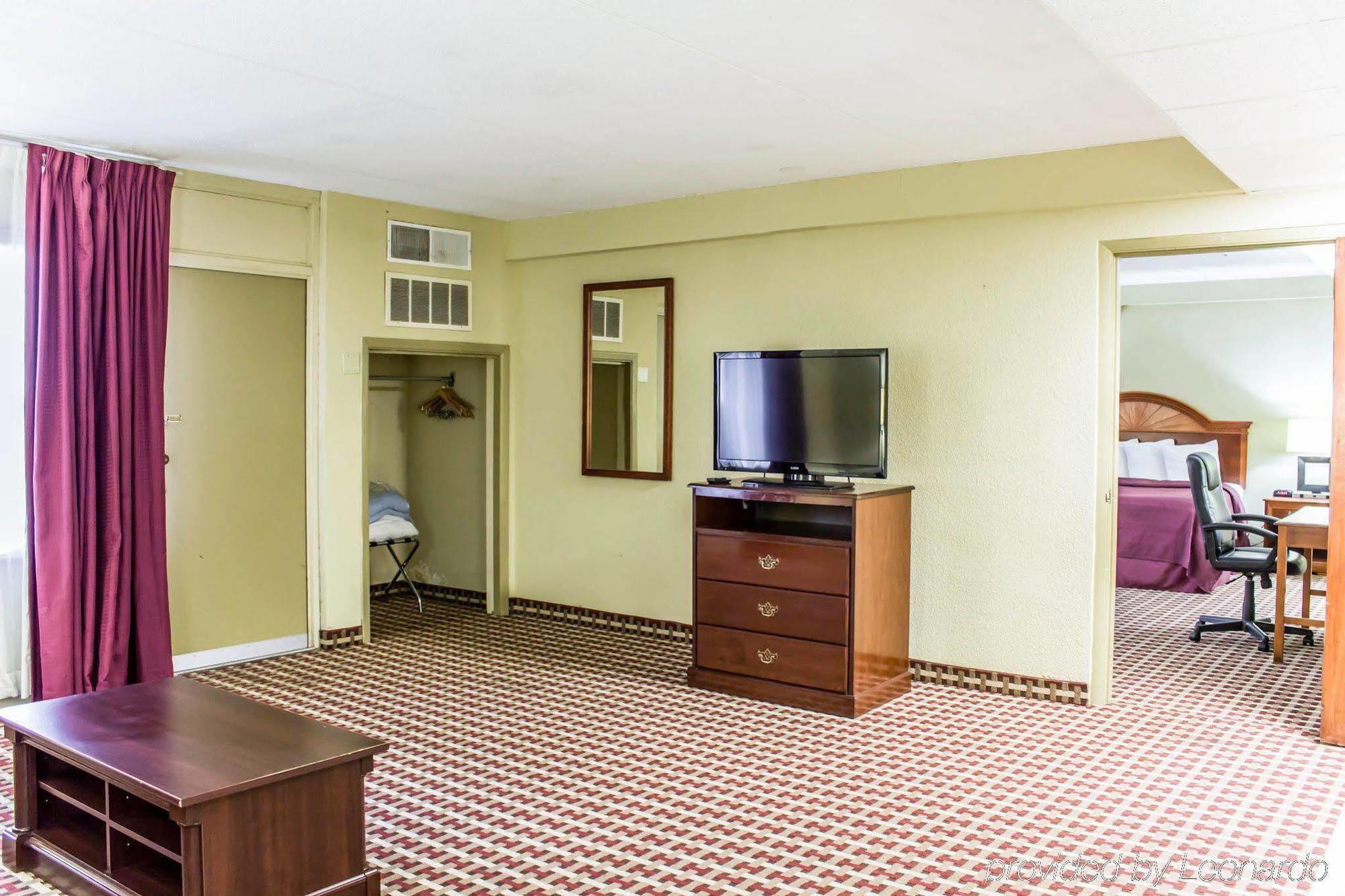 Quality Inn & Suites Fayetteville Luaran gambar