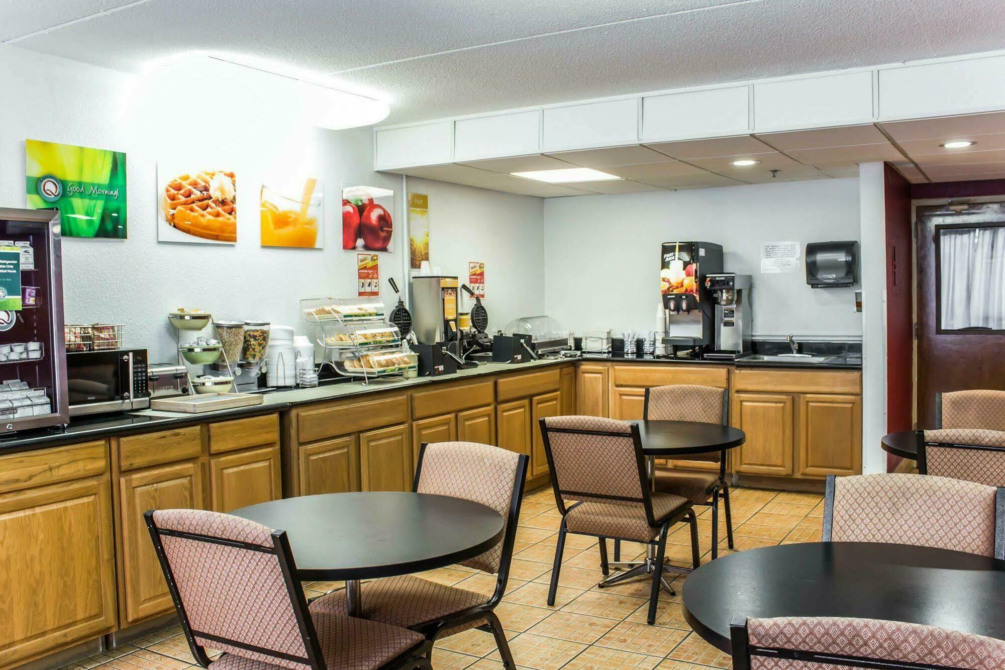 Quality Inn & Suites Fayetteville Luaran gambar