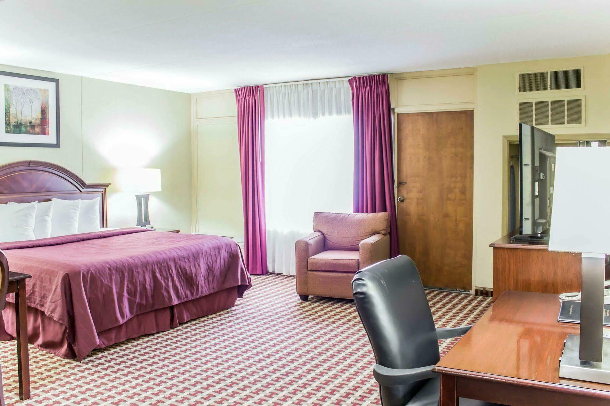 Quality Inn & Suites Fayetteville Luaran gambar